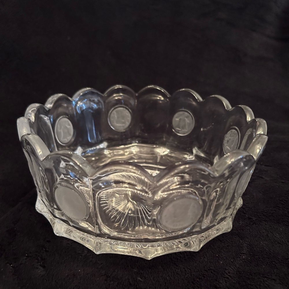 Vintage 1976 Crystal Glass Serving Bowl